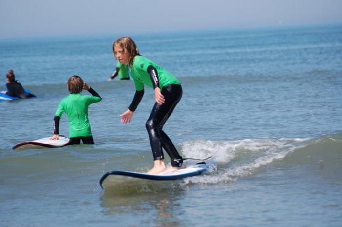 école de surf et stages de surf  à Oléron Surf Club sur la plage de Vertbois