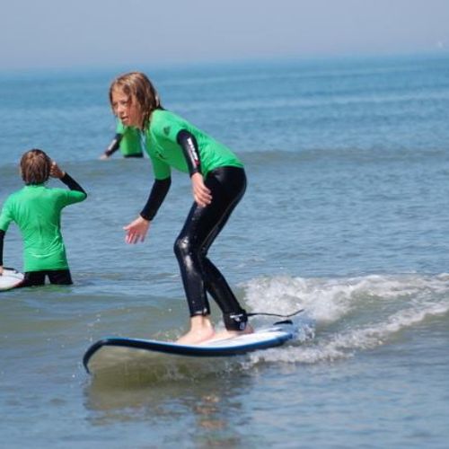 cours de surf enfant avec Oleron Surf Club école de surf île d'Oléron