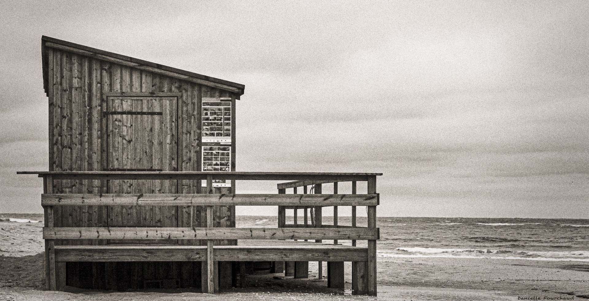 cabane du club de surf Oléron Surf Club sur la plage de Vert-bois sur l ile d Oléron